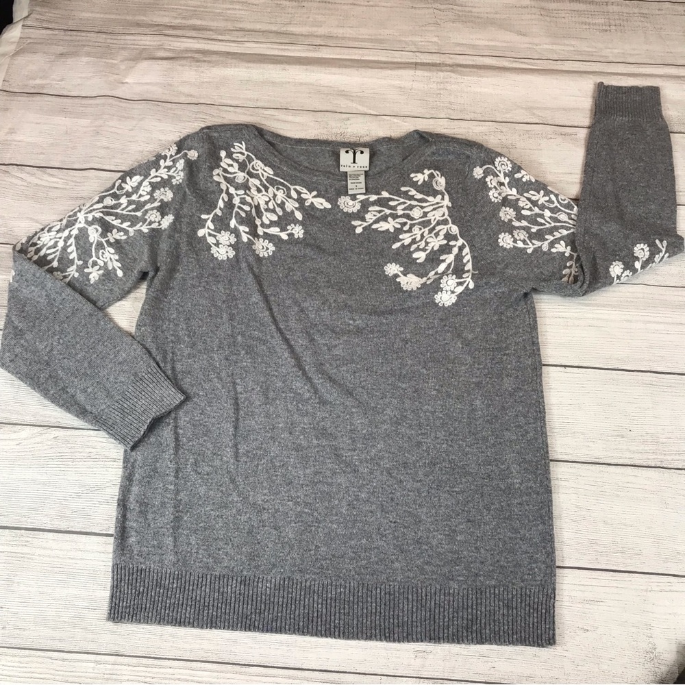 Woman’s Sweater By Rain & Rose Size S